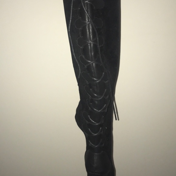 Over the knee black boots - Picture 2 of 3
